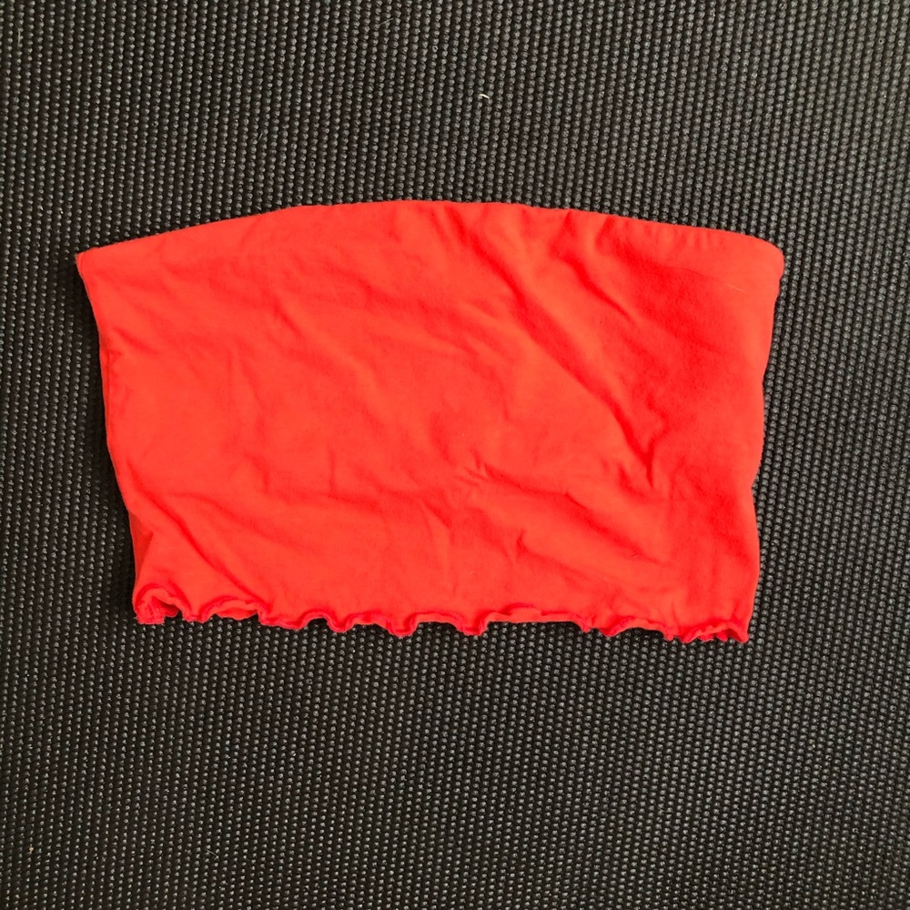 2/$15 Lettuce edge strapless crop top
